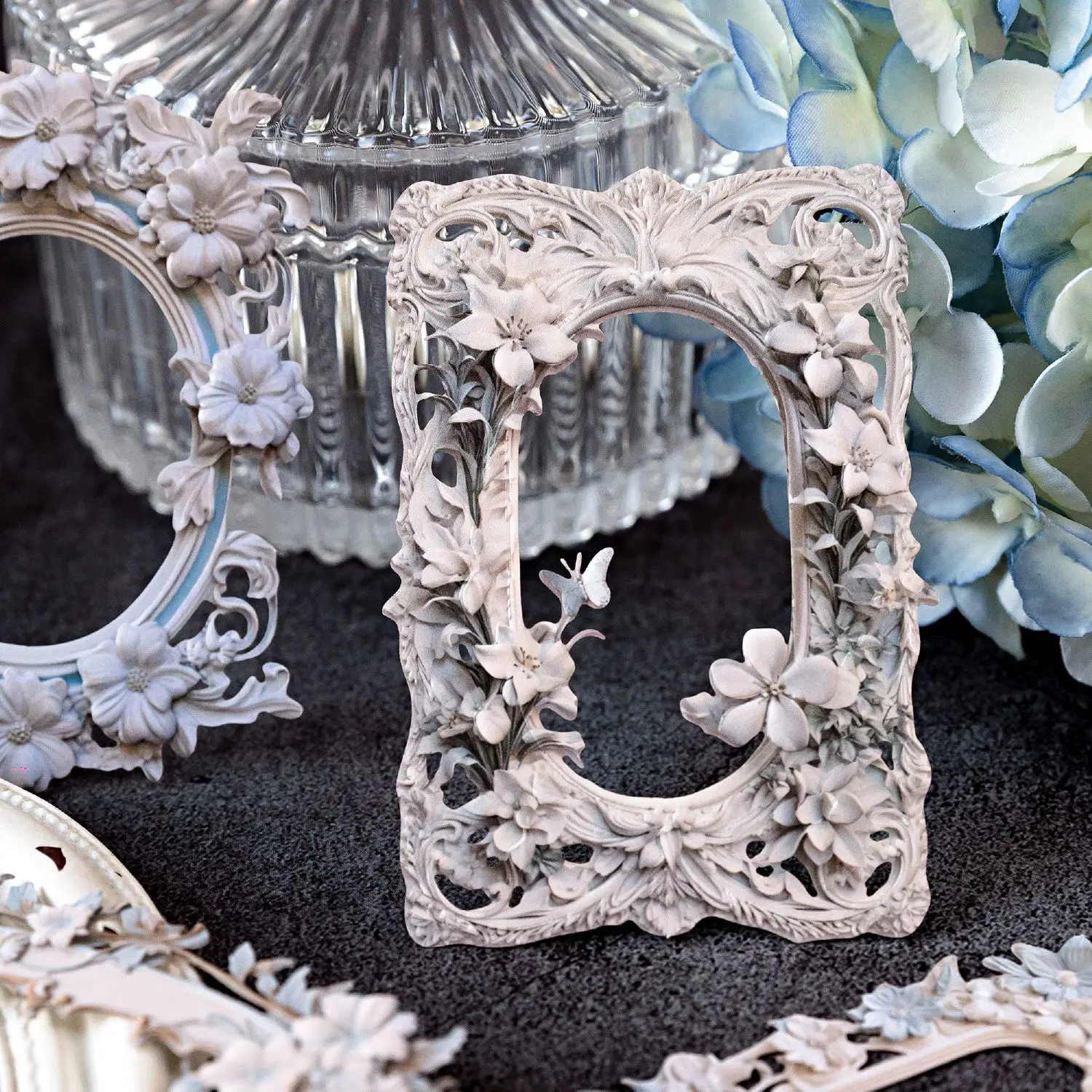 Hollow Relief Retro Frame Collage Card Flower Mirror Manor Series European Flower Photo Frame Handbook Decoration Material
