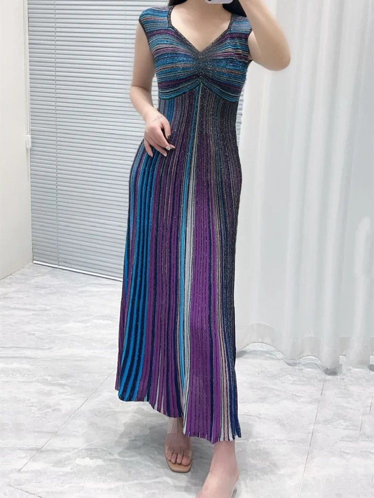 

Elegant High-End Version Stripe Slim Fit Vest Knitted Long Skirt Women's Summer Fashion Heavy Work Shiny Thread Plea...