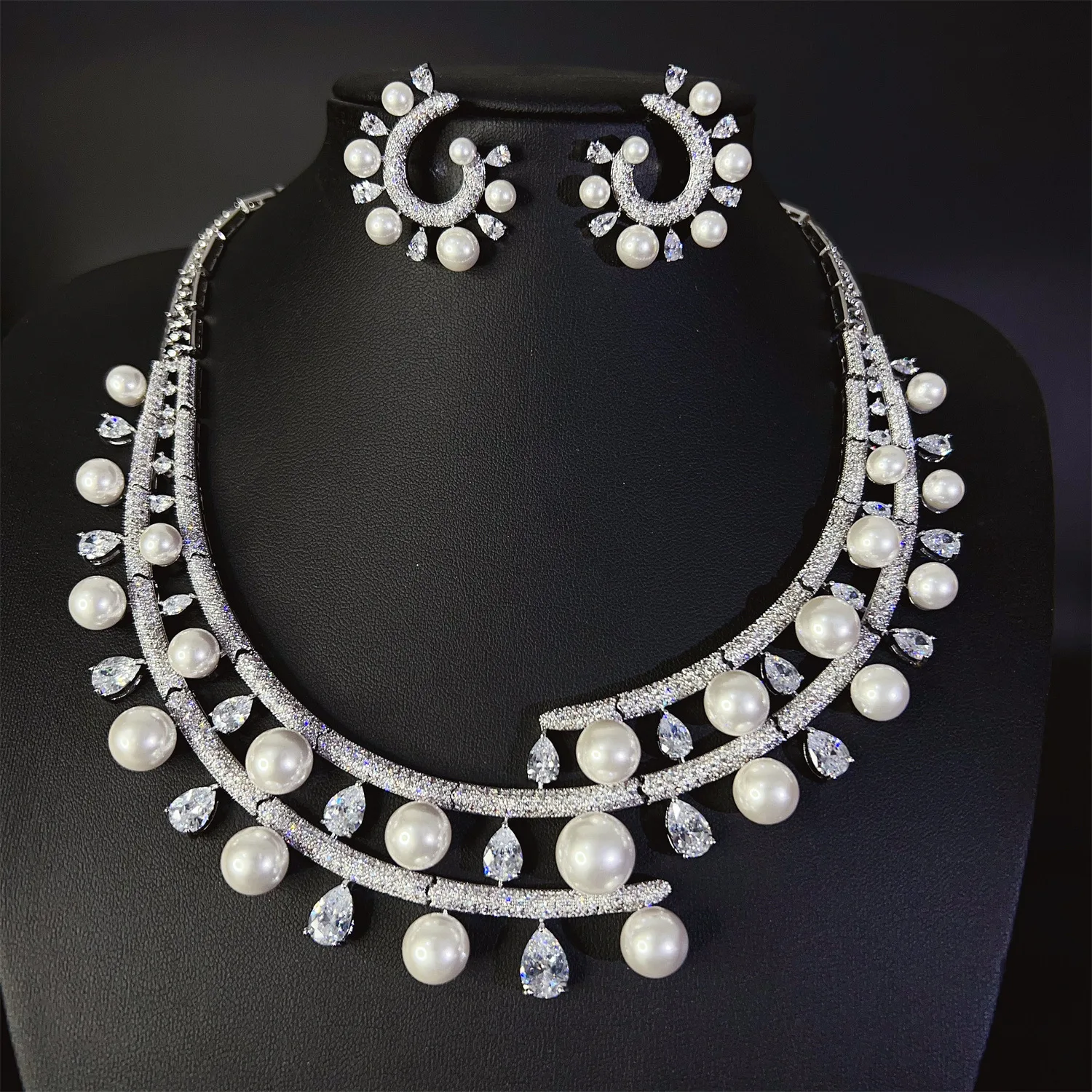 

Стерео художественное ослепительное жемчужное ожерелье, комплект серег, женская одежда, легкие роскошные аксессуары, свадебный праздник, свадебный подарок M-970