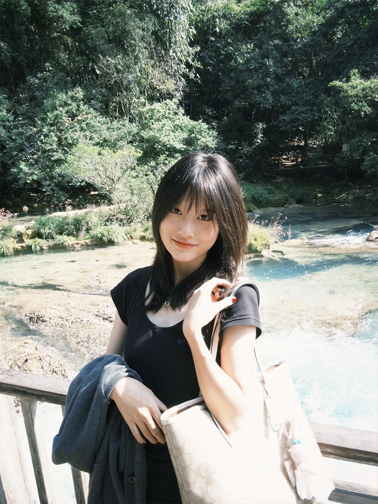 회색 U넥 반팔 티셔츠 여성 여름 신상 순면 슬림핏 고품질 숏 스타일 탑 한국 버전 출퇴근룩