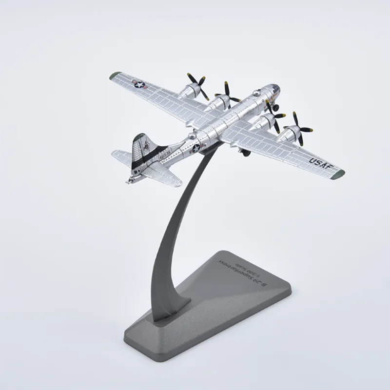 

Scale 1/300 Bomber B29 Super Fortress Military Miniature Diecast Alloy Material Aircraft Model Collection Gifts Toy