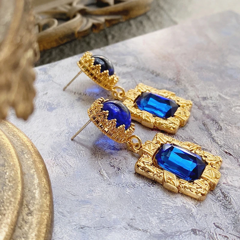 HUANZHI Fashion Charm Resin Rhinestone Blue Metal Dangle Earrings for Women Party Vintage Pendant Jewelry Accessories New