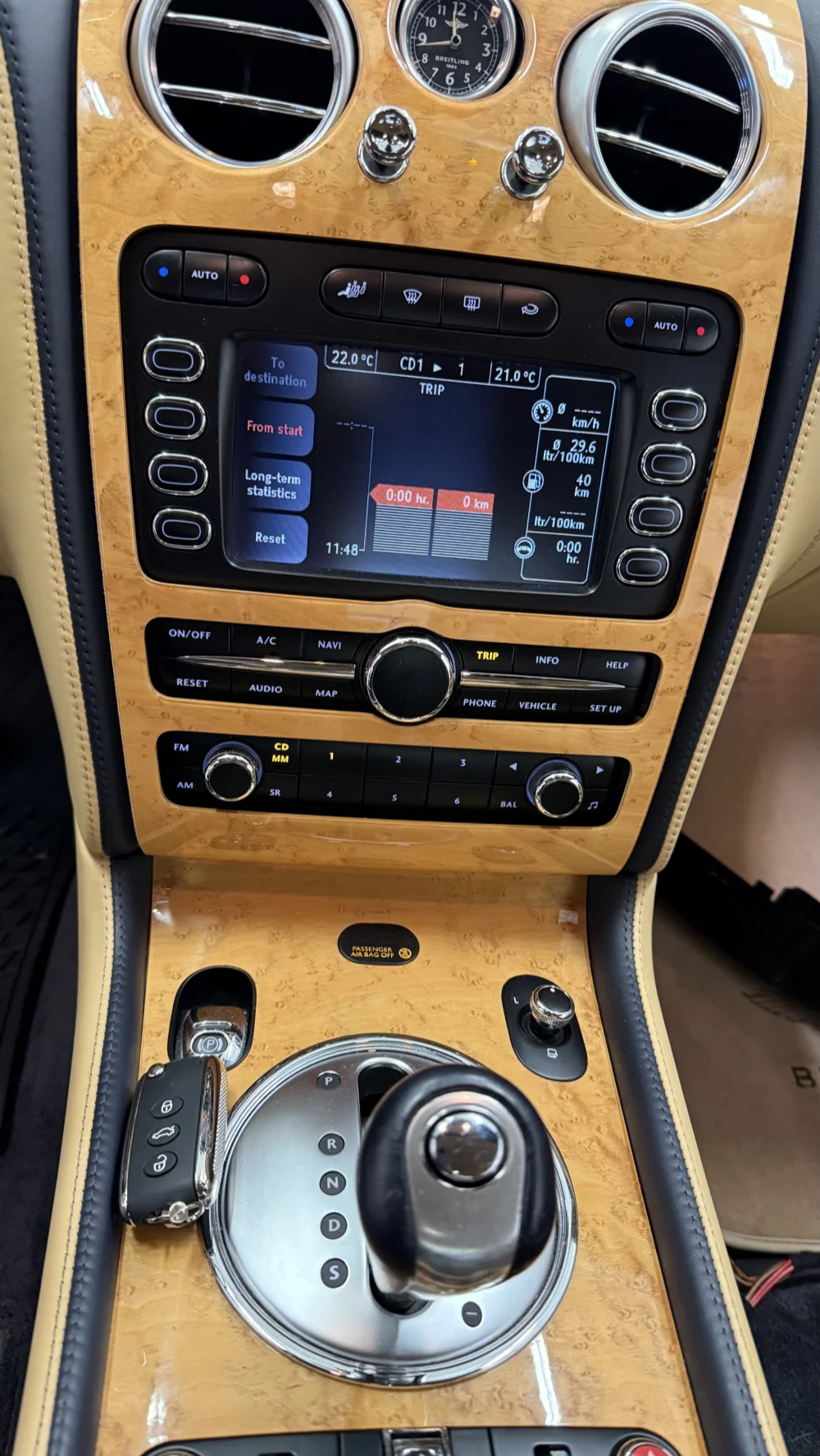 Android 14 For Bentley Flying Spur Continental 2005–2012 Touch screen stereo multimedia player car Radio wireles CarPlay