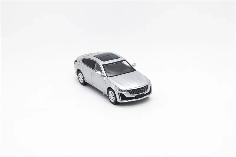 

MASDI 1:64 CT5 Silver Diecast Collector's Vehicle Model Car