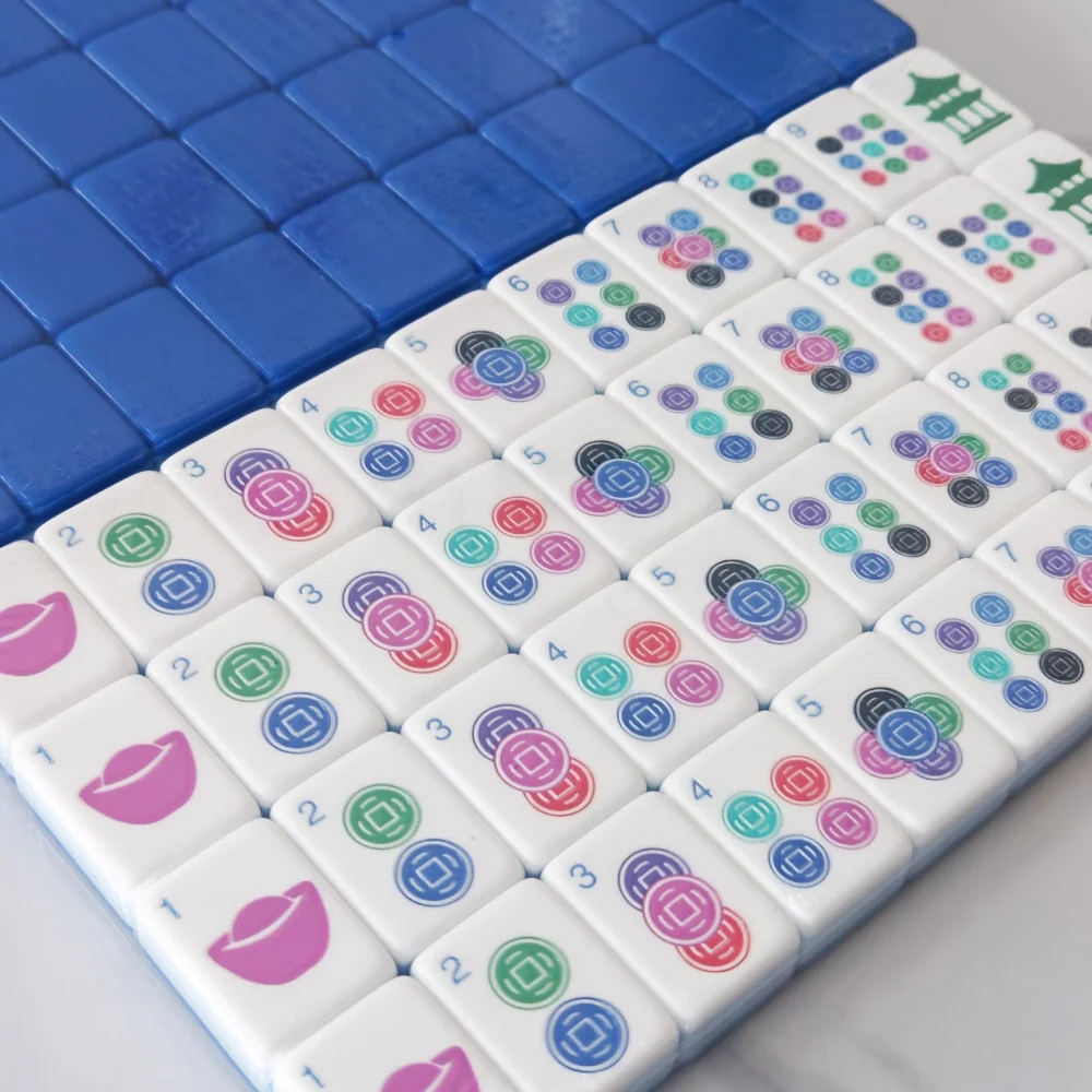

Premium Luxury American Mahjong Set 4-Layer Acrylic Sapphire Blue Engraved Mahjong Tiles Home Party Game Portable Mah Jongg Sets