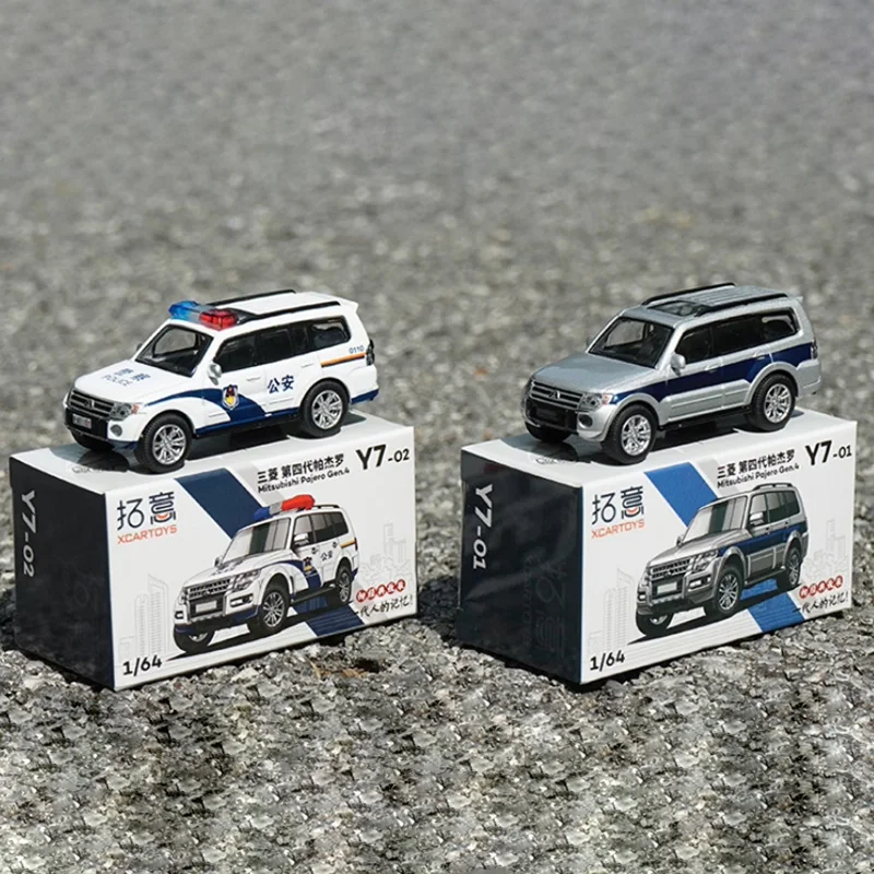 

Diecast 1:64 Scale Alloy Pajero 4th Generation Car Model Finished Product Simulation Toy Collection Static Model Ornament