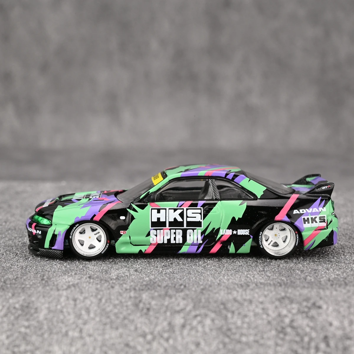 Kaido MINIGT 1:64 R33 Skyline HKS V1 symulacja edycja limitowana stop metalu statyczny model samochodu zabawka prezent