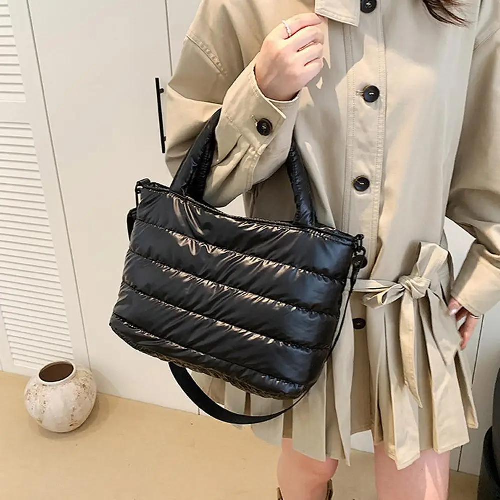 Damenhandtaschen, leichte Puffy-Handtasche mit großem Fassungsvermögen, gesteppte Schultertasche mit verstellbarem Riemen, Puffer-Tragetasche, Einkaufstasche – Detail 10
