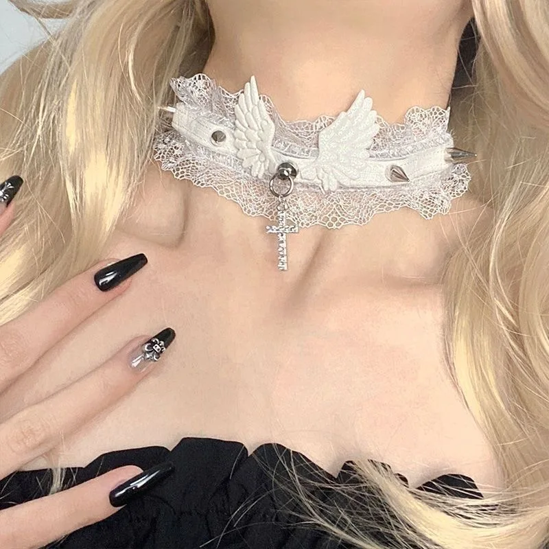 Collier Lolita en dentelle noire et blanche pour femmes, pendentif gothique en cristal, croix, ailes d'ange, Rivet, ras du cou, Punk, bijoux de fête