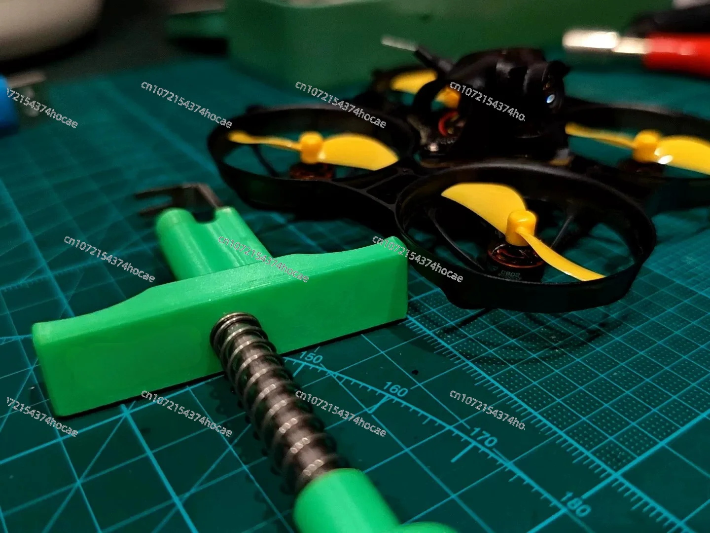 Compact Size Labor Saving FPV Drone Prop Remover, Paddle Puller Fit 8-1.5mm Shaft for 65/75/85mm Tiny Drones