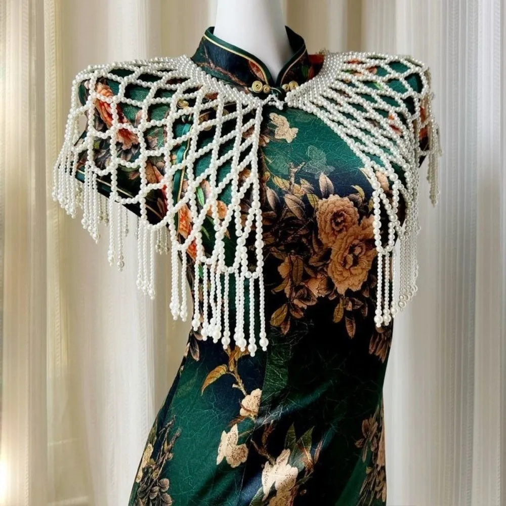 

Retro Hollow Wedding Pearl Shawl Pearl Tassel Handmade Shoulder Chain Beaded Bridal Wraps Bridal Wedding Dress