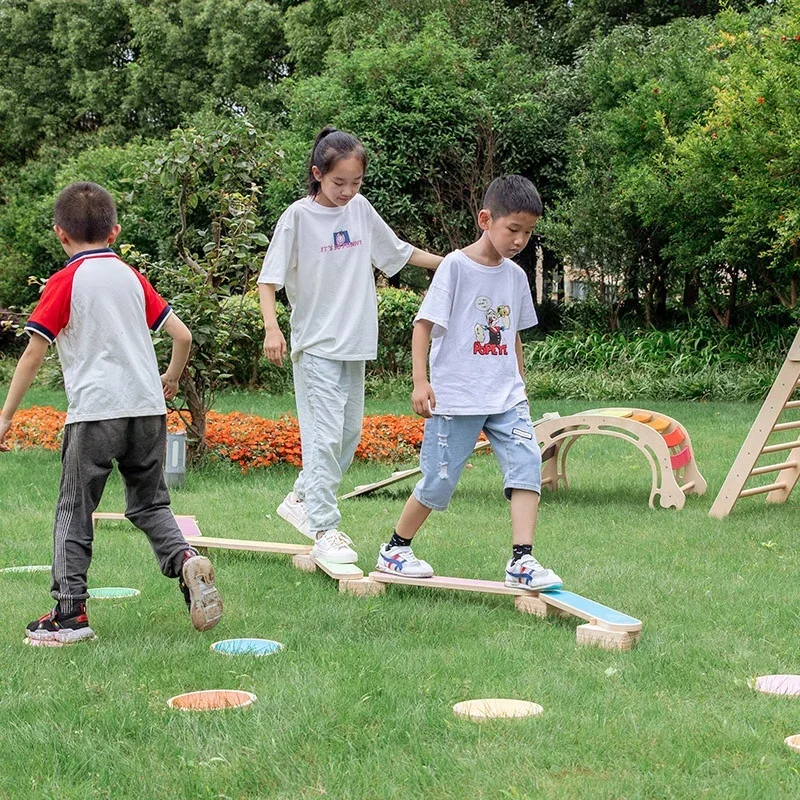 Drewniana deska do balansowania wczesnej edukacji wewnątrz i na zewnątrz zabawki fitness dla dzieci kamienie do balansowania drewniane zabawki do pedałów równoważących