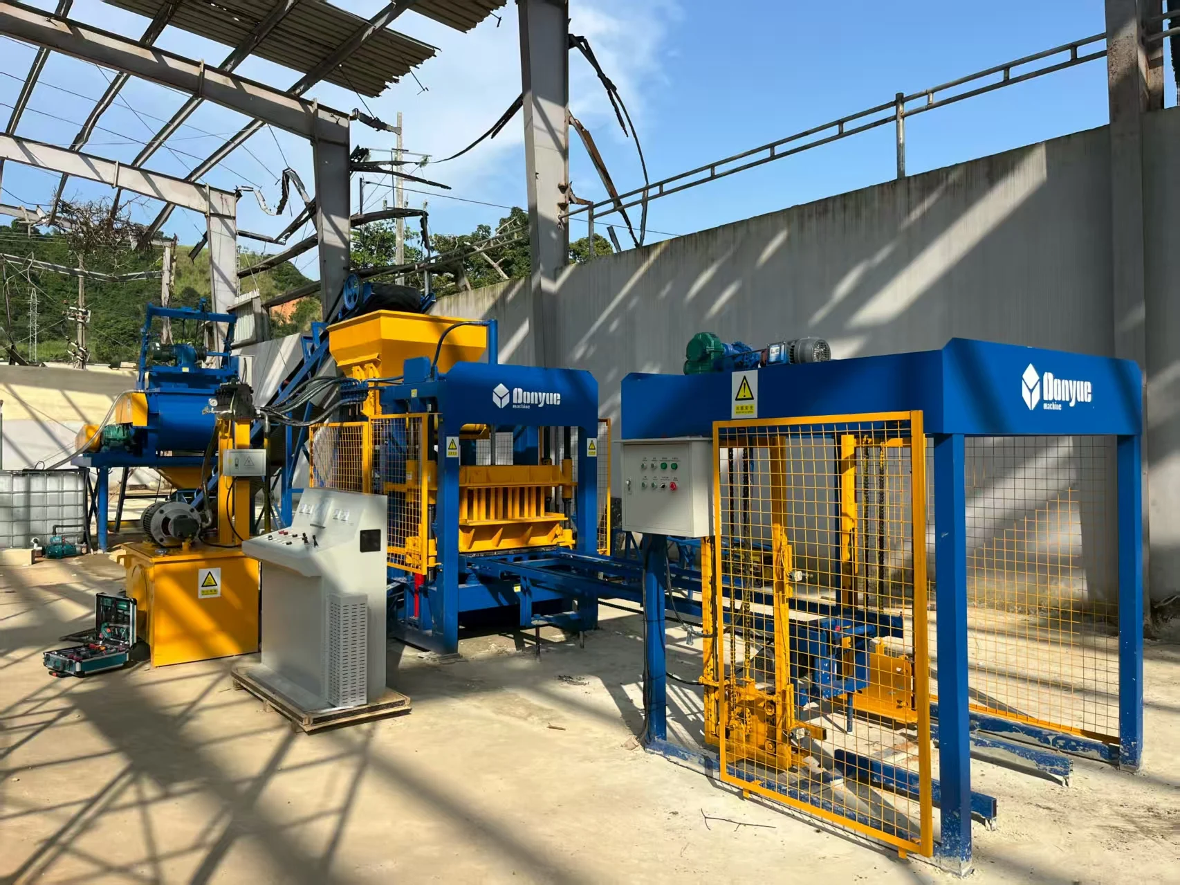 QT4-15 Automatic Hollow Block Making Machine Variable Frequency Hydraulic Motor Pump Multi-Purpose Brick Production Line Remote