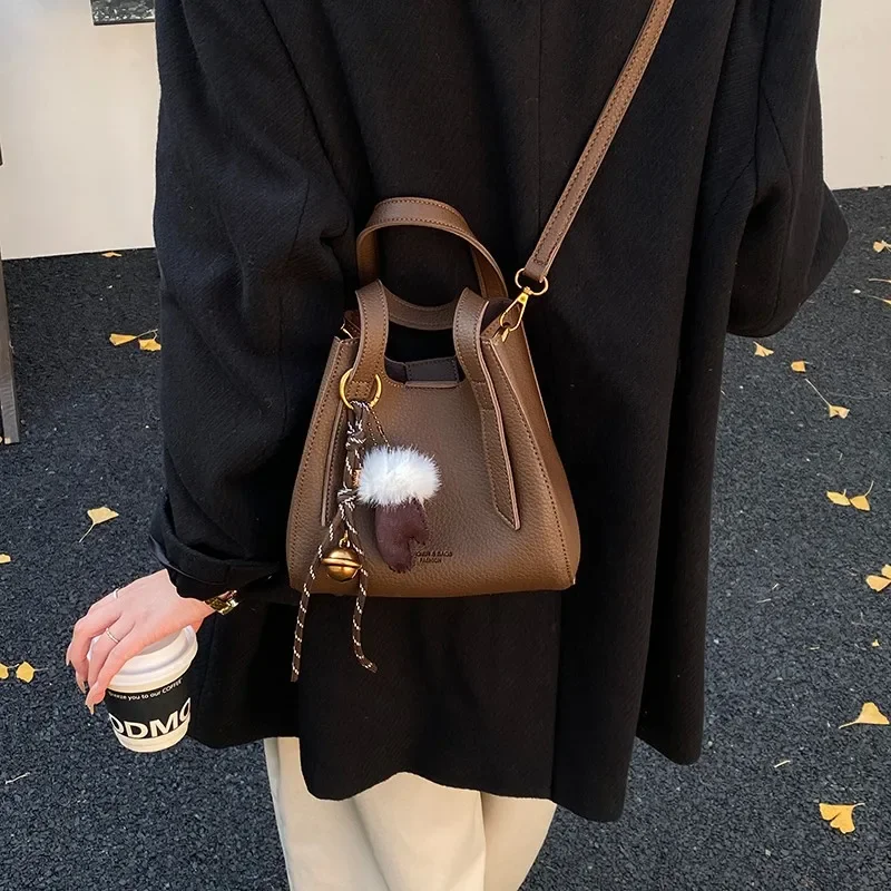 

Уникальная минималистичная винтажная сумка-мессенджер для женщин, однотонная, модный дизайн, повседневная, шикарная, привлекательная