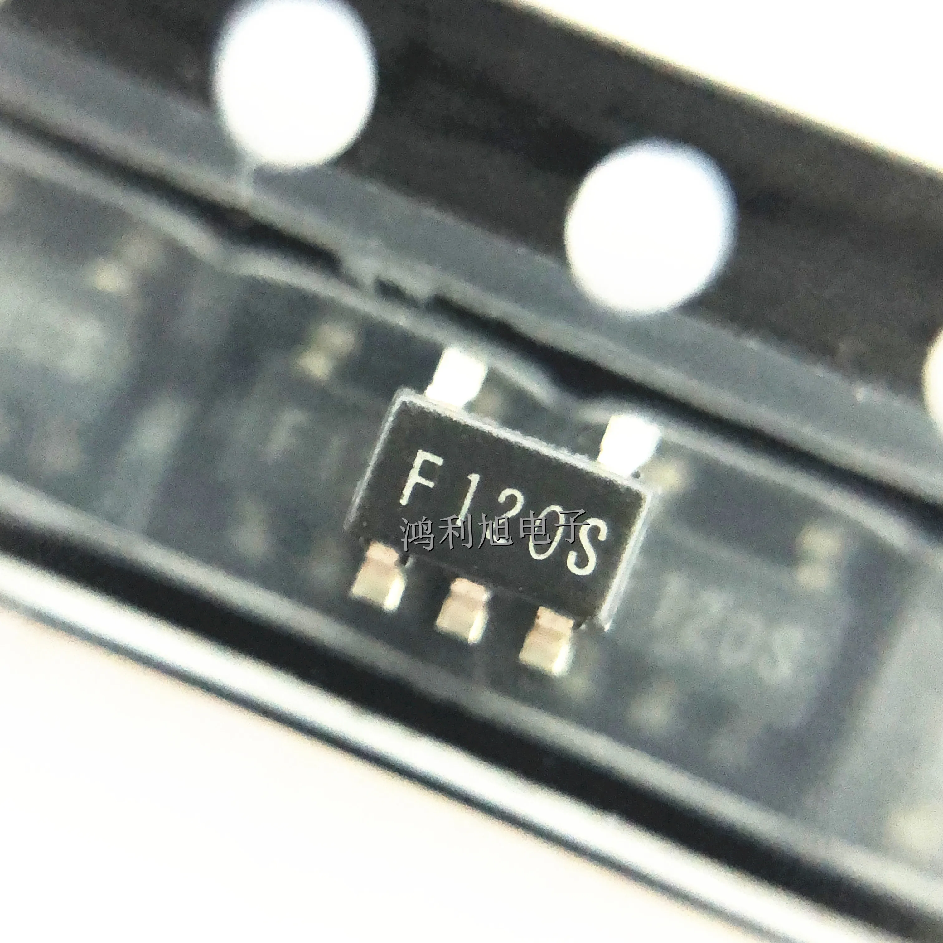 

5PCS/Lot R1224N122F-TR-F R1224N122F 18.5V MARKING F120S INPUT PWM/VFM STEP-DOWN DC