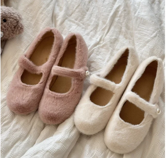 

Осенне-зимние милые женские туфли в стиле Лолиты с круглой головкой, бархатные теплые туфли Мэри Джейн на низком каблуке с жемчужной пряжкой и неглубоким носком