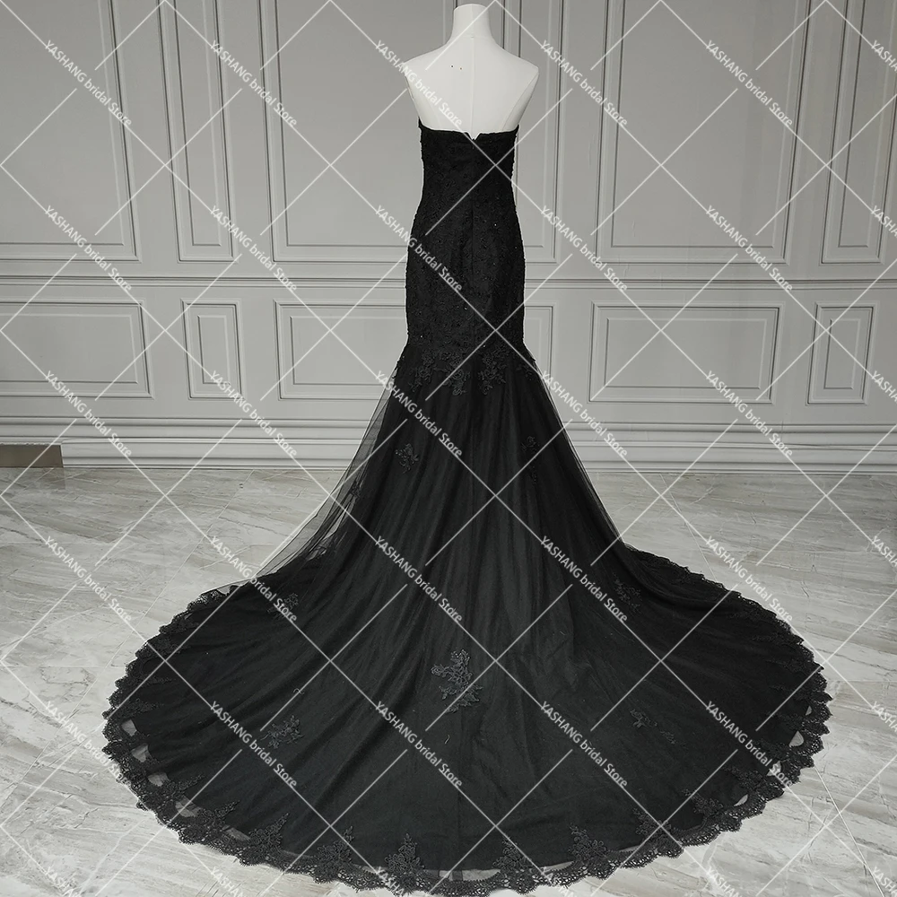 Vestido de novia gótico negro de sirena sin tirantes, ajuste personalizado y acampanado, tren largo con cuentas, apliques de lujo, vestidos de novia con forma de corazón