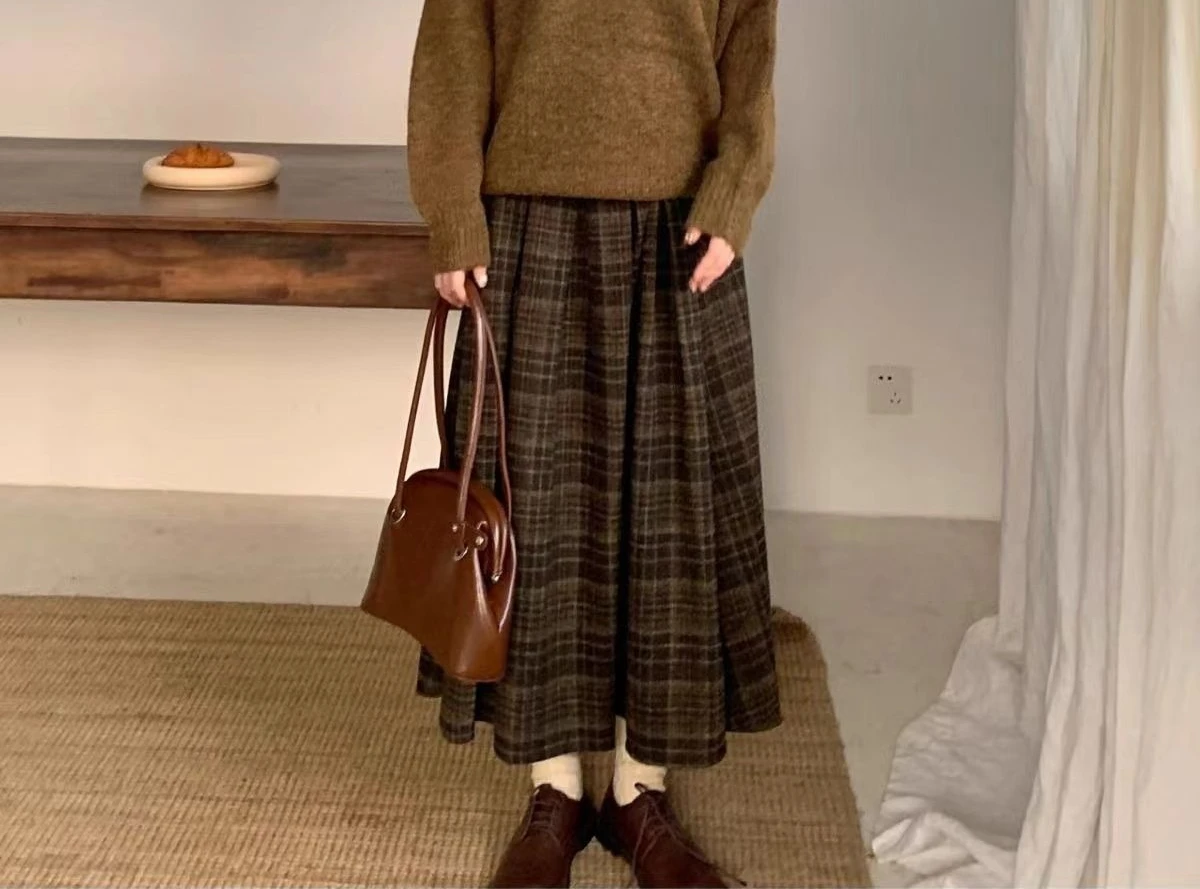 2025 Retro Checkered Half Skirt Autumn/Winter Edition Woolen Long Ruffle Skirt
