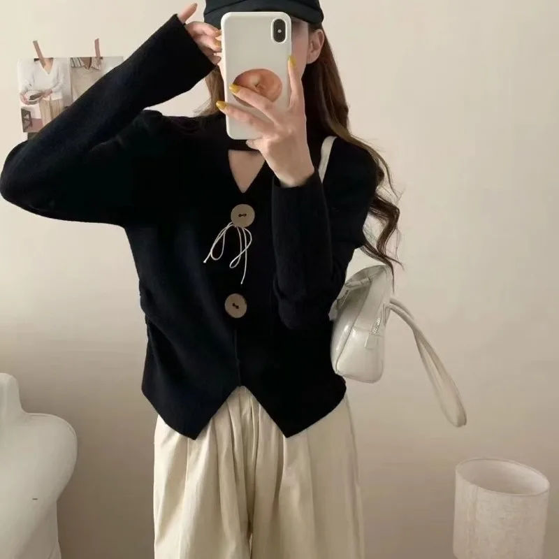 女性のハーフハイカラーの厚手のニットボトムシャツ、エレガントなモノクロセーター、すべてに合うニットウェア、スリムなトップス、秋、冬