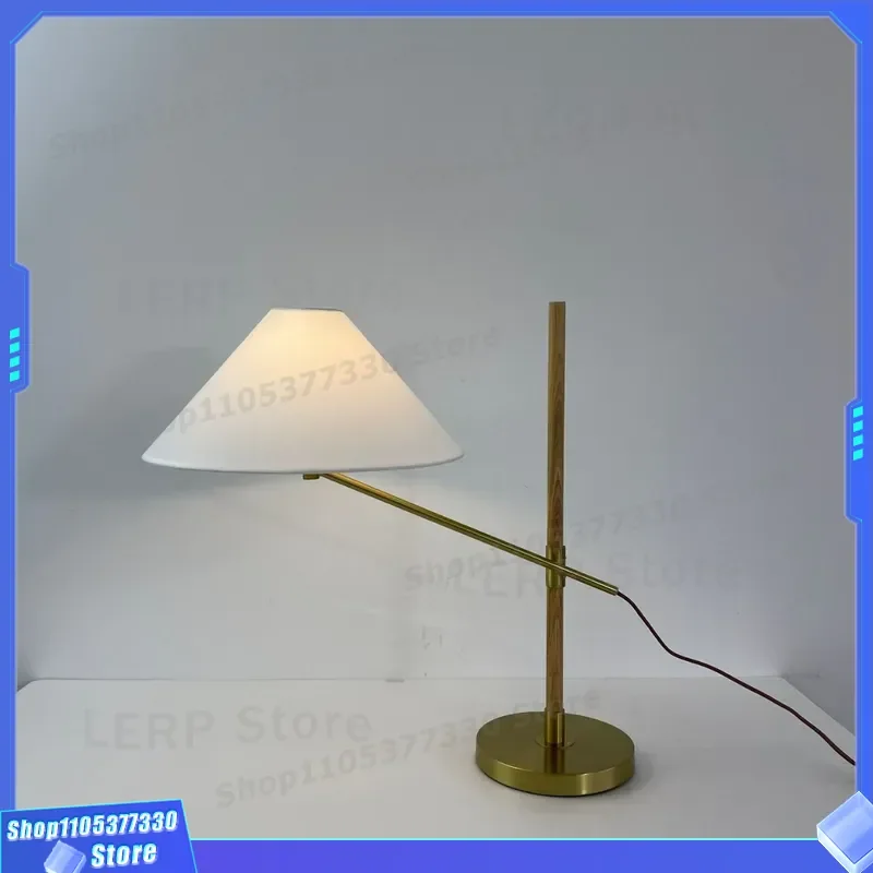 Modern Minimalist Metal Mesh Table Lamp for Bedroom Bedside Night Light High End Decorative Lighting Fixture for Living Room