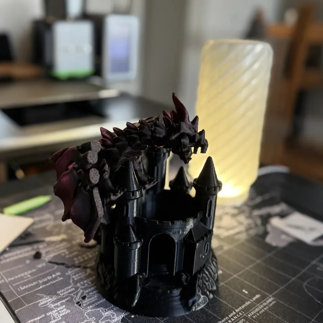 1 Stück, Gothic Castle Kerzenhalter – 3D-Druck, Turm- und Bogen-Design, ideal für Halloween- und dunkle Themen