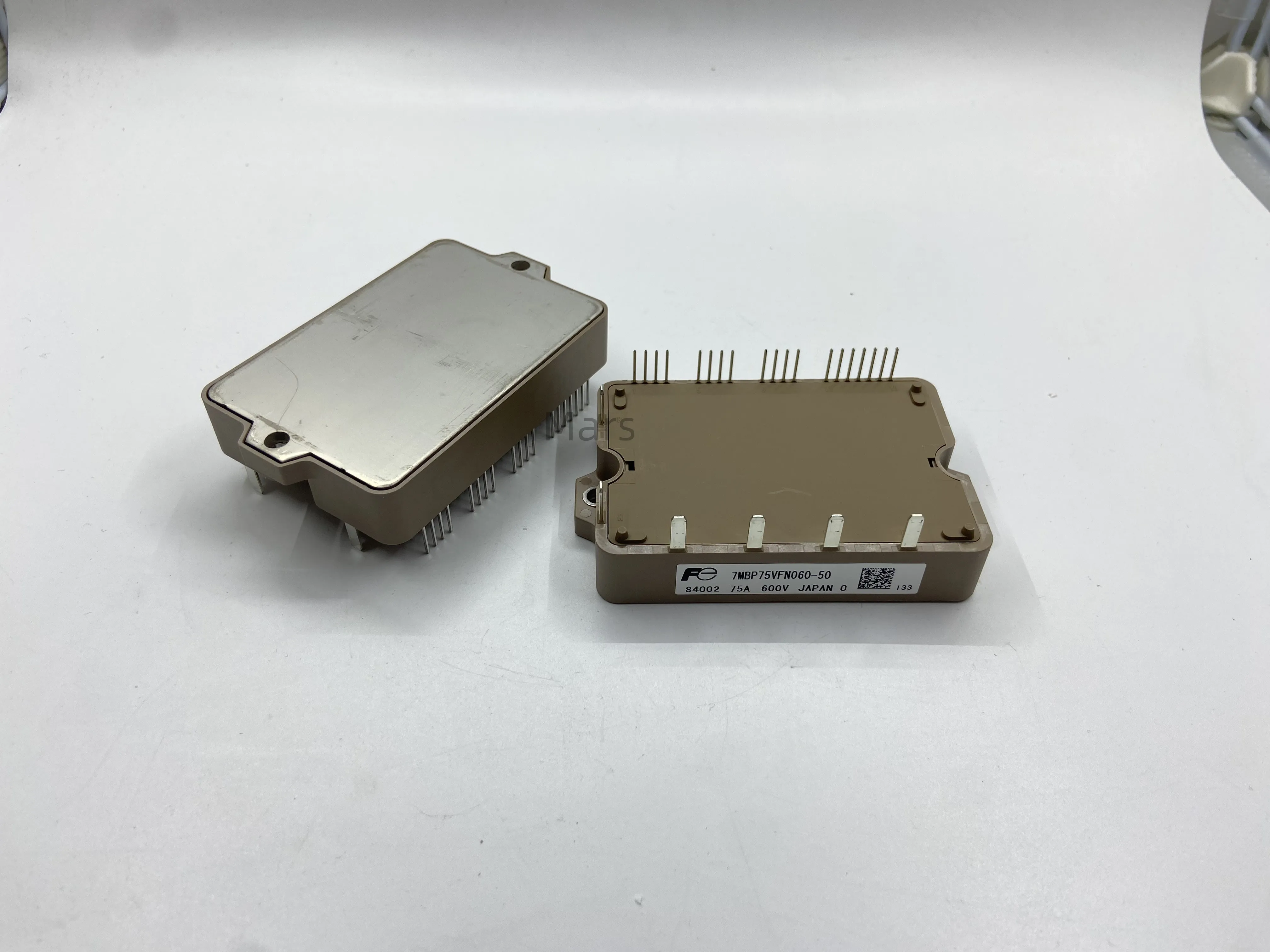 وحدة IGBT جديدة ومبتكرة ، 7MBP75VFN060-50 7MBP75VFN060-52 7MBP75VFN060-56 7MBP100VFN060-50 7MBP100VFN060-52 7MBP100VFN060-56