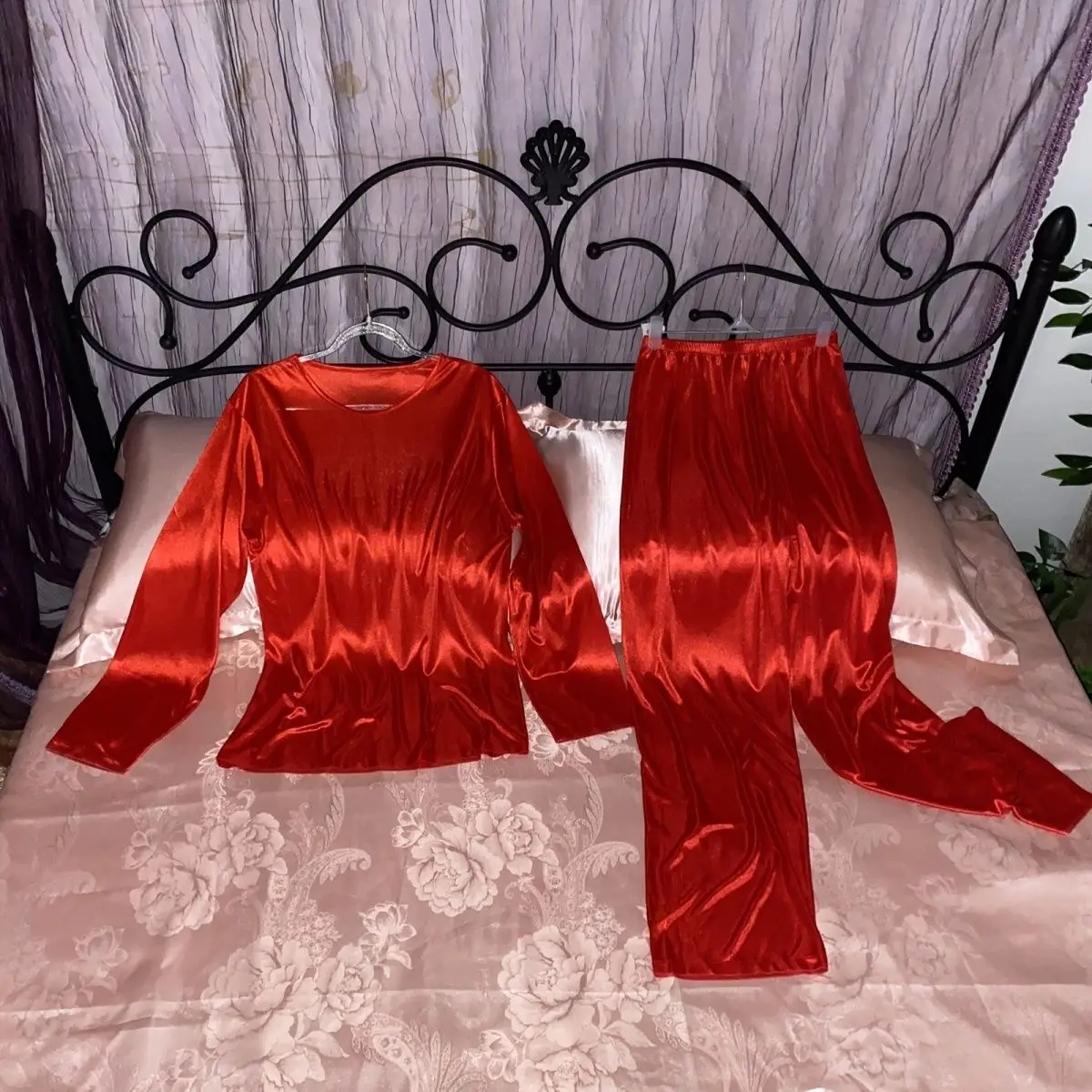 Glossy satin pajamas two-piece set Women long sleeve silk loose sleeping plus size top pants