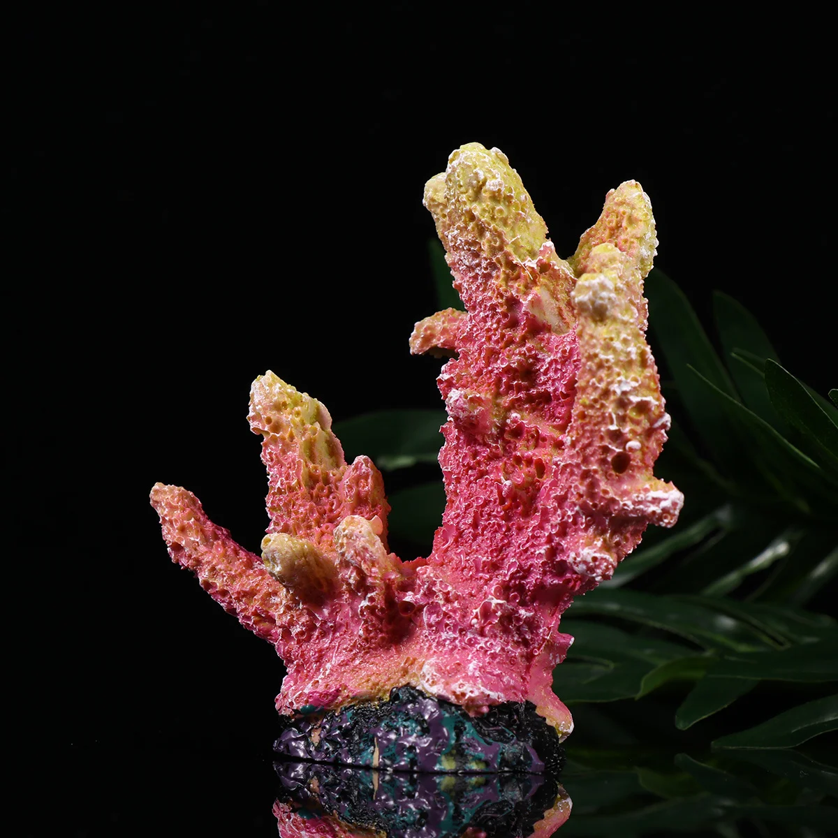 

Creative Artificial Aquarium Coral Resin Landscape Fish Tank Decoration Realistic Natural Coral Reef Ornament for Fresh Salt