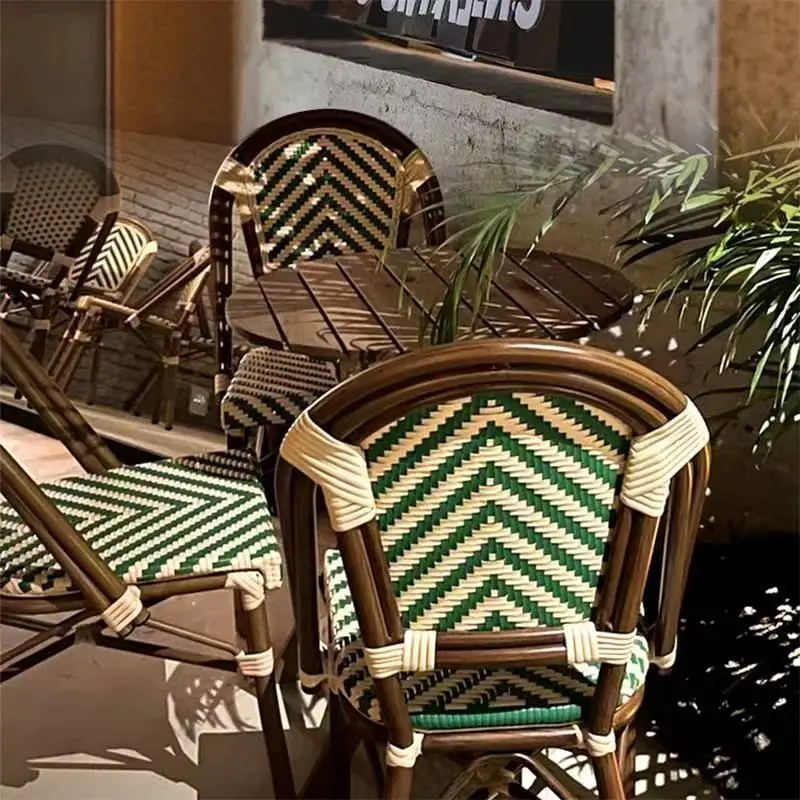 

Retro outdoor French courtyard café B&B balcony rattan table and chairs Western food, milk tea shop pub