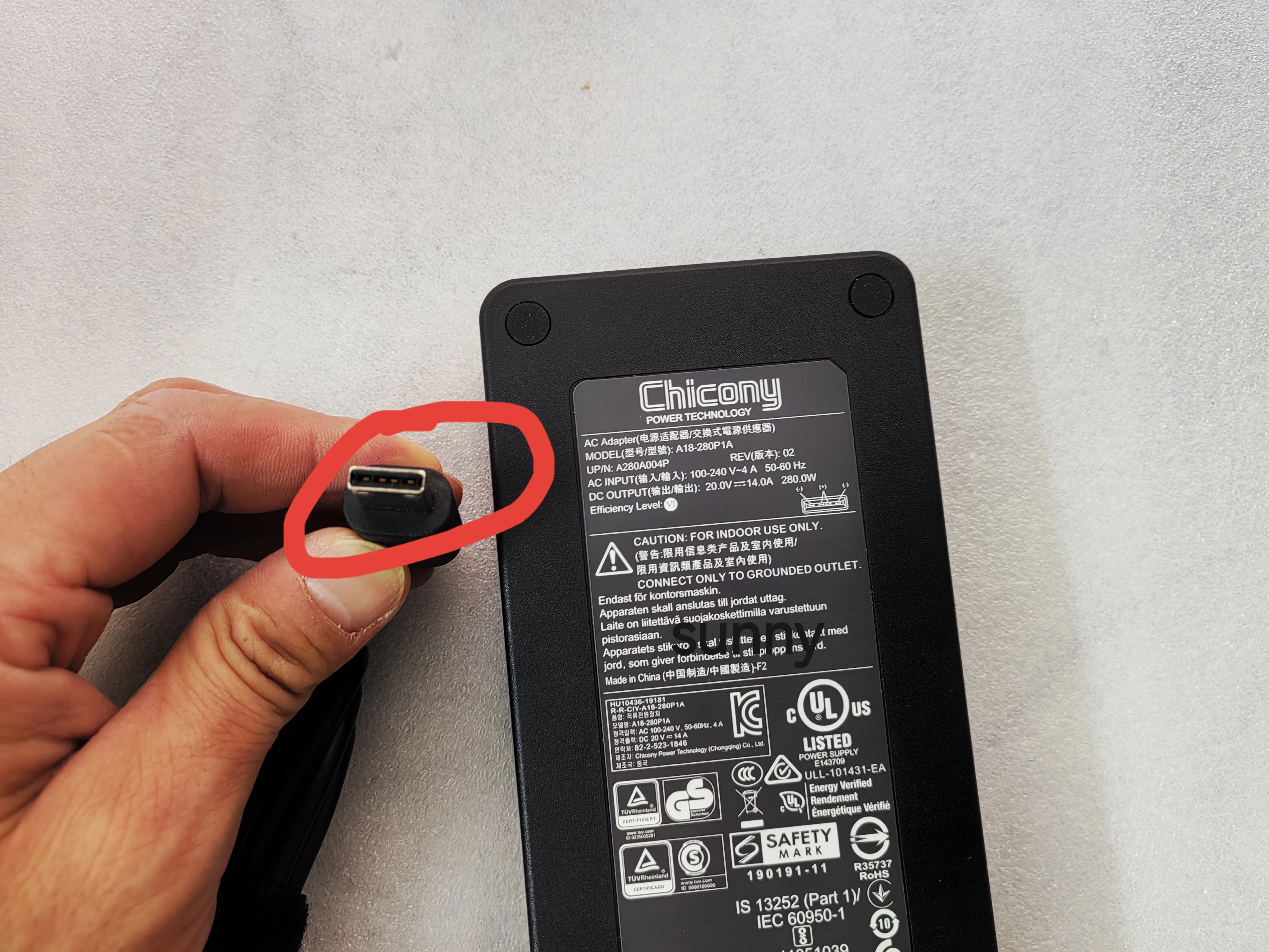 

НОВЫЙ OEM адаптер переменного тока Chicony 20 В 14 А A18-280P1A 280 Вт 190191-11 для Schenker XMG Ultra 17 (E21) ноутбука игровое оригинальное зарядное устройство