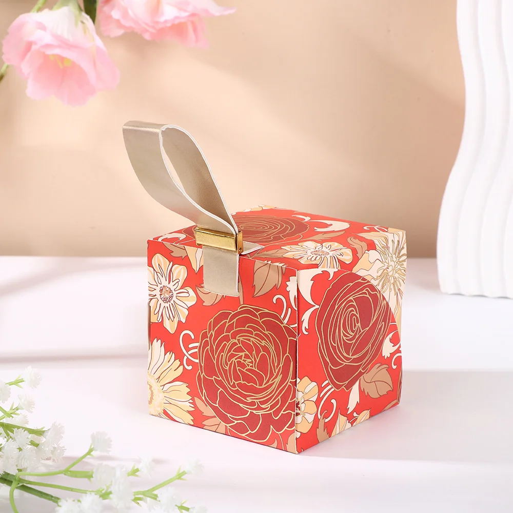 Candy Box Gold Embossed Rose Print Gift Boxes with Handheld Portable Chocolate Dessert Paper Bag Wedding Favours Packaging Case