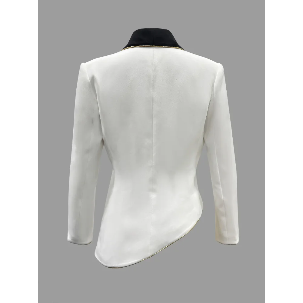 Nowa odzież wierzchnia damska, damska marynarka, elegancka asymetryczna biała marynarka z czarnymi kontrastowymi klapami, długi rękaw, dopasowane marynarki.