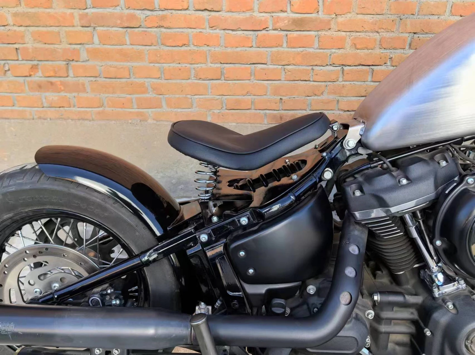 Cuscino del passeggero del sedile del conducente del motociclo Copertura del cuscino del sedile singolo per Harley Street Bob FXBB 2019-2024