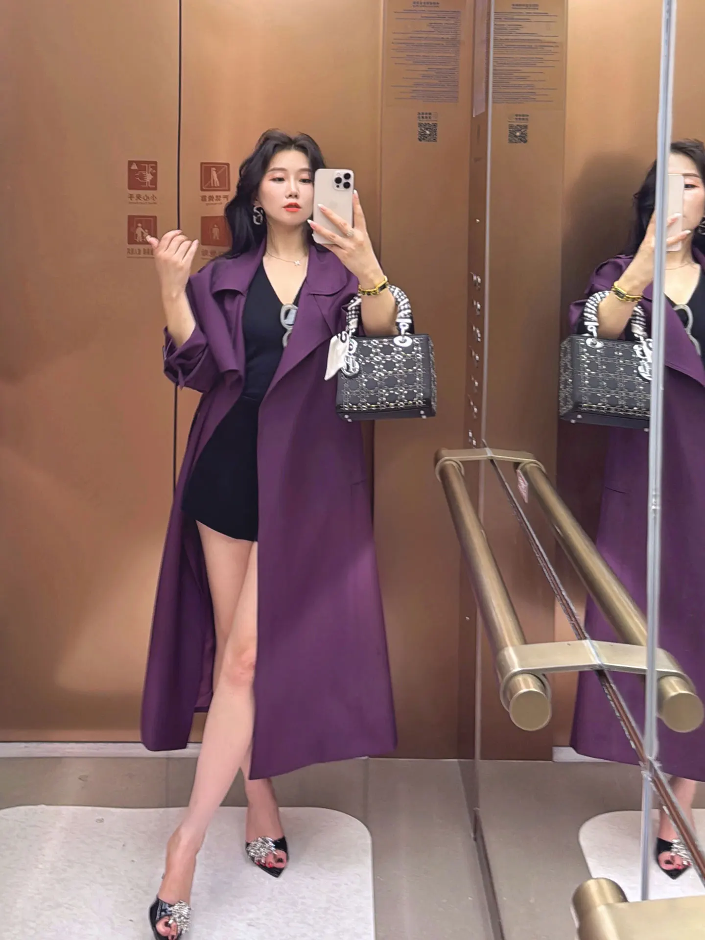 

Женское длинное широкое пальто-ветровка Yang Xiao Jing с поясом, высокой плотностью ткани, ветрозащитным отложным воротником, элегантное пальто для ранней осени