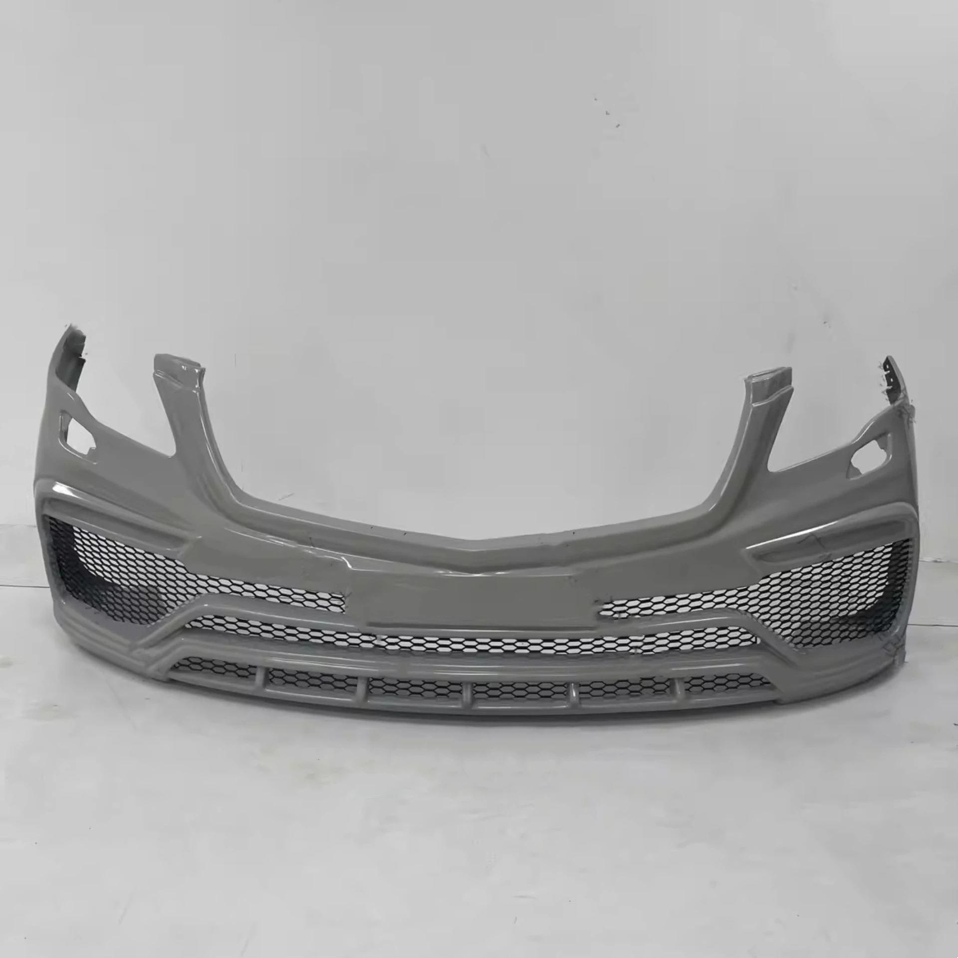 Unpainted Front Bumper with Daytime Running Light for Mercedes Benz R Class W251 R300 R320 Modified Body Kit Car Accessories