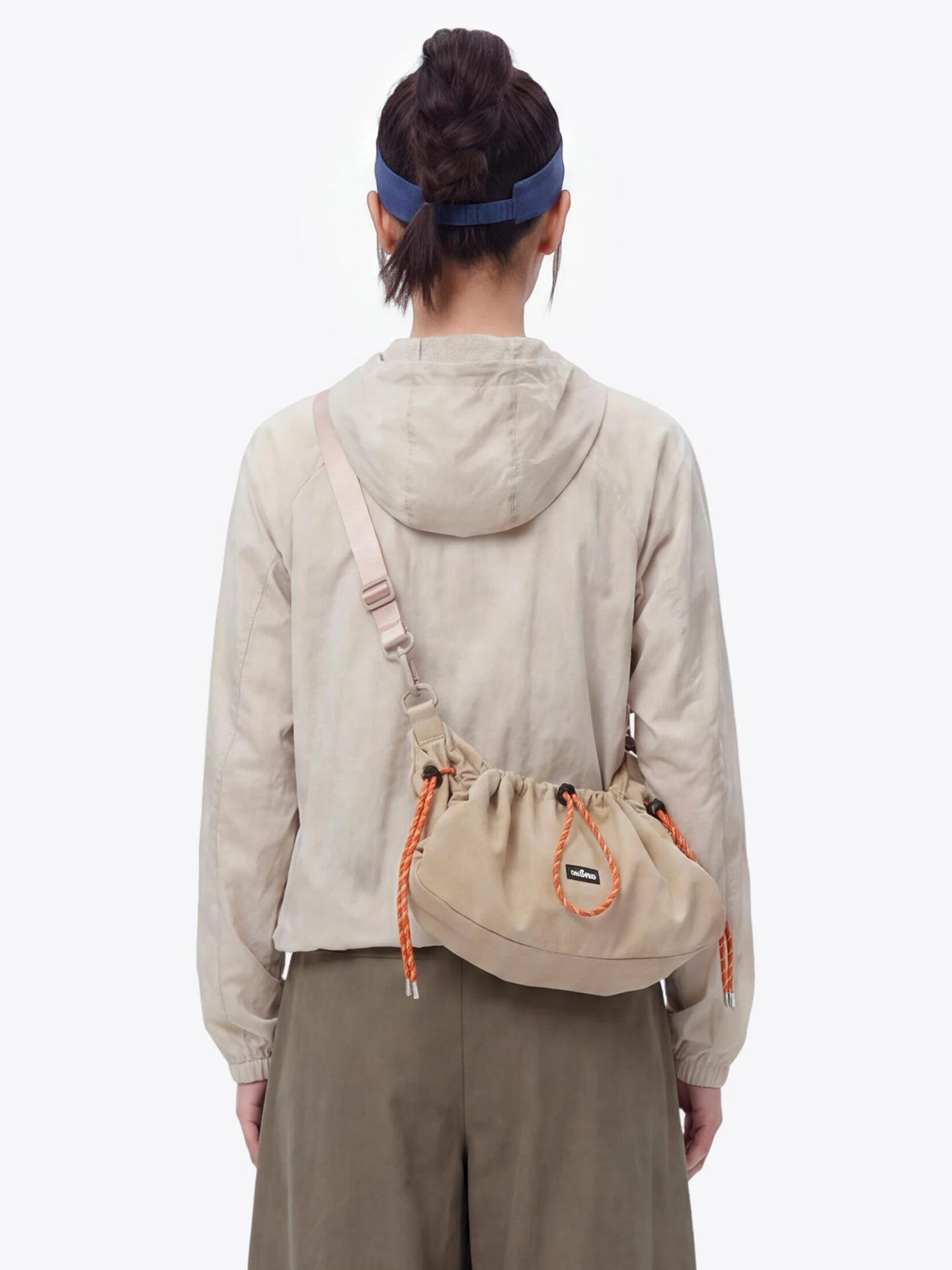 VAOPER Casual Drawstring Crossbody Bag Lightweight Outdoor Unisex Nylon Shoulder Bag Leisure Sporty Small Accessory