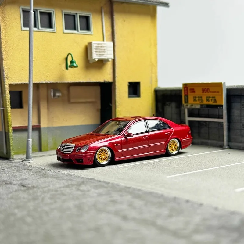 Diecast 1/64 Size Mercedes Benz Model Car Benz E63 W211 Alloy Car Model Toys for Boys Collection Display Hobby Original Box