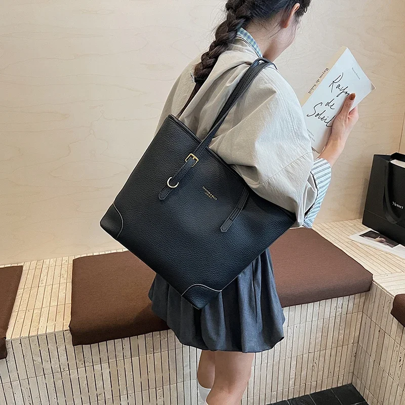 

Luxury Fashionable Diaper Bag For Women Crossbody Handbag Designer Minimalist Tote Bag Vintage Elegant Large Capacity Leather
