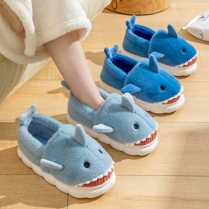 Casual puszyste kapcie damskie mieszkania domowe Cute Cartoon markowe buty dziewczęce moda popularne zimowe pantofle na platformie obuwie domowe