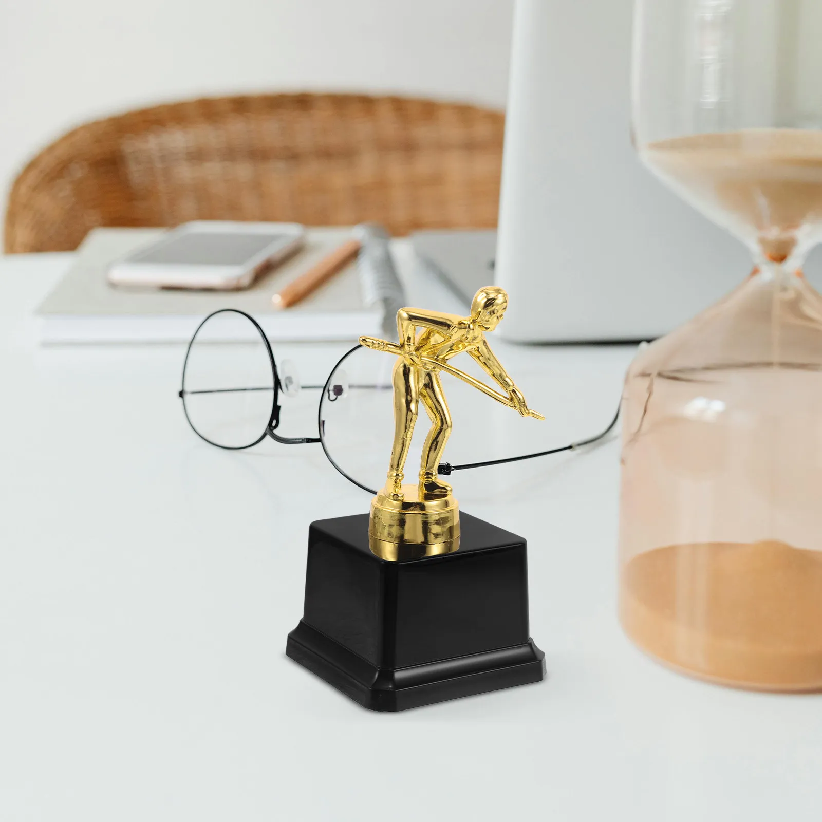 Snooker Trophy Gold Award 17.5 Striking Pool Player Statue Party Tournament Billiards Championship Trophy Cup Party Favor Prizes