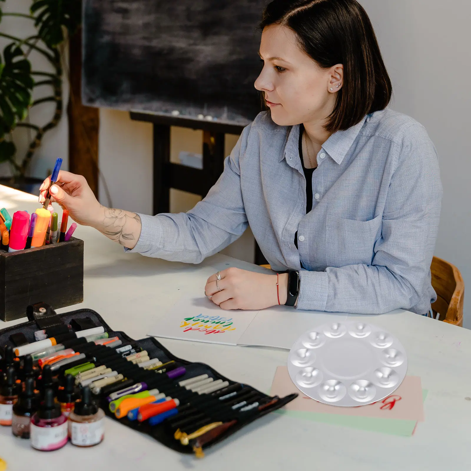 

4Pcs Aluminium Paint Trays Professional Pigment Mixing Plate for Artists Color Mixing Tray Sturdy Metal Pallet for Oil