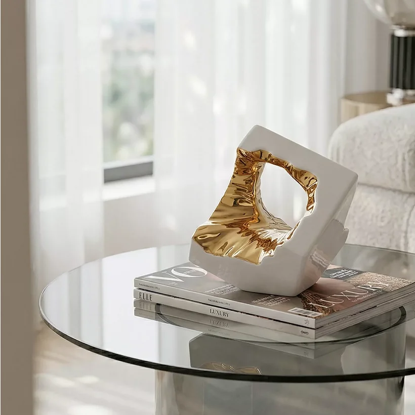 Gold-plated Ceramic Art Ornaments Luxury Living Room Table Board Room Hotel Decorations Ceramic Crafts Ornaments