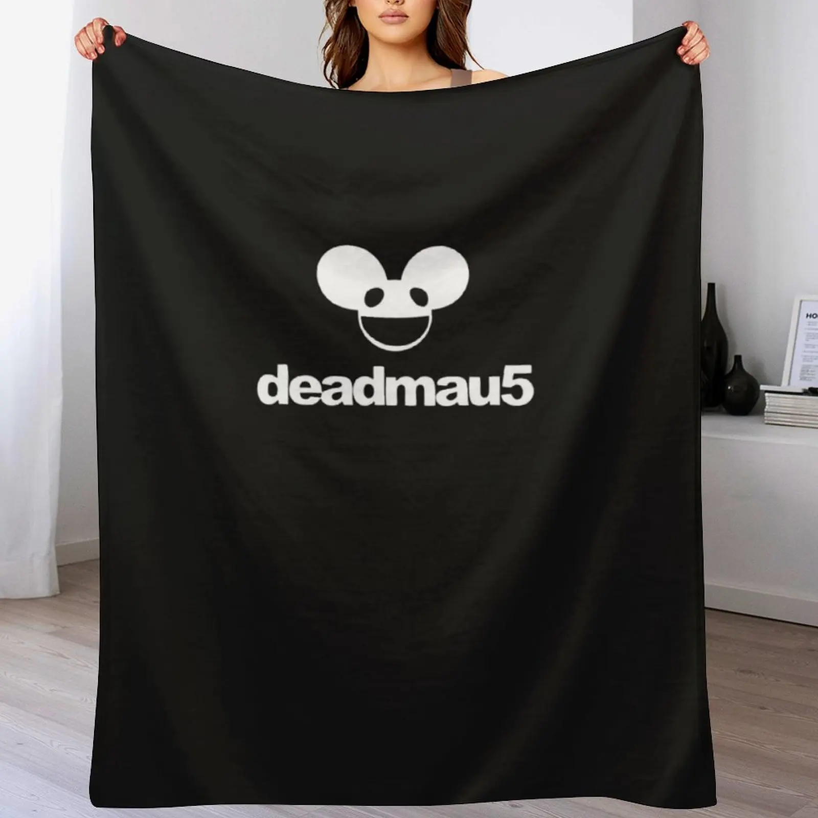 

BEST SELLING - Deadmau5 Logo Essential T-Shirt Throw Blanket