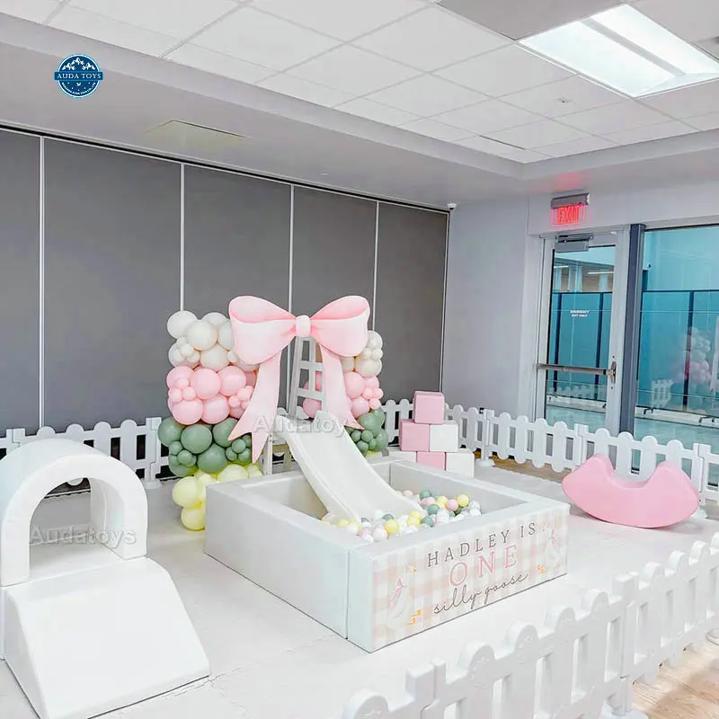 

Mobile Indoor Pink And White Mini Soft Play Set With Ball Pool PVC & Wooden Construction Commercial Use