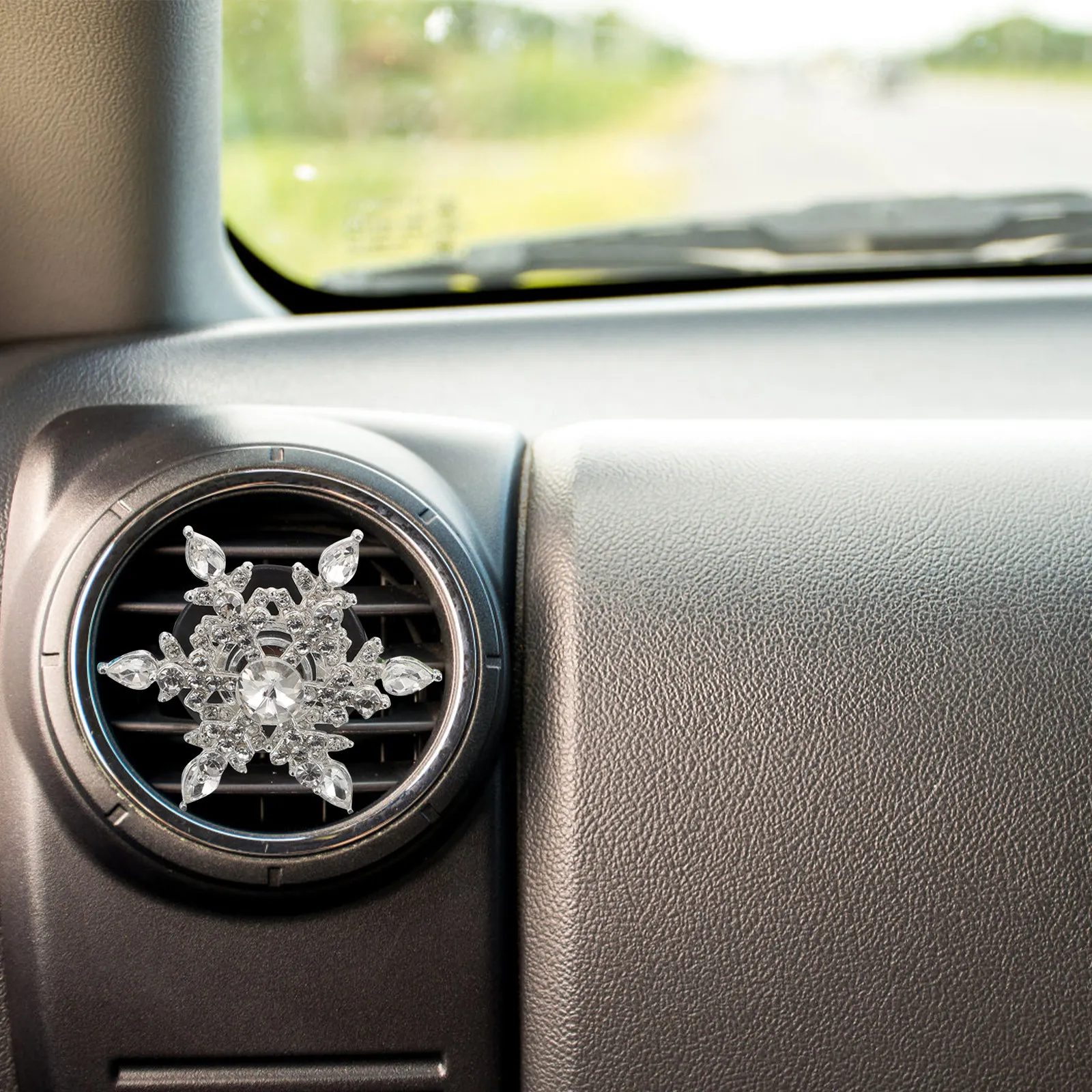 4Pcs Snowflake Car Vent Clips Rhinestone Bling Decorative Air Conditioner Vent Clip for Winter Christmas Auto Interior