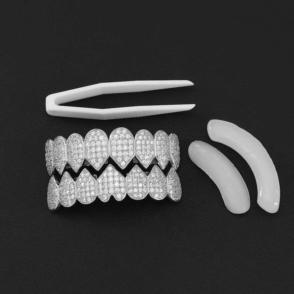 Hip Hop Full Iced Out CZ Steine Zähne Grillz Caps Kubikzircon Top & Bottom Charm Grills Set für Männer Frauen Schmuck Geschenk