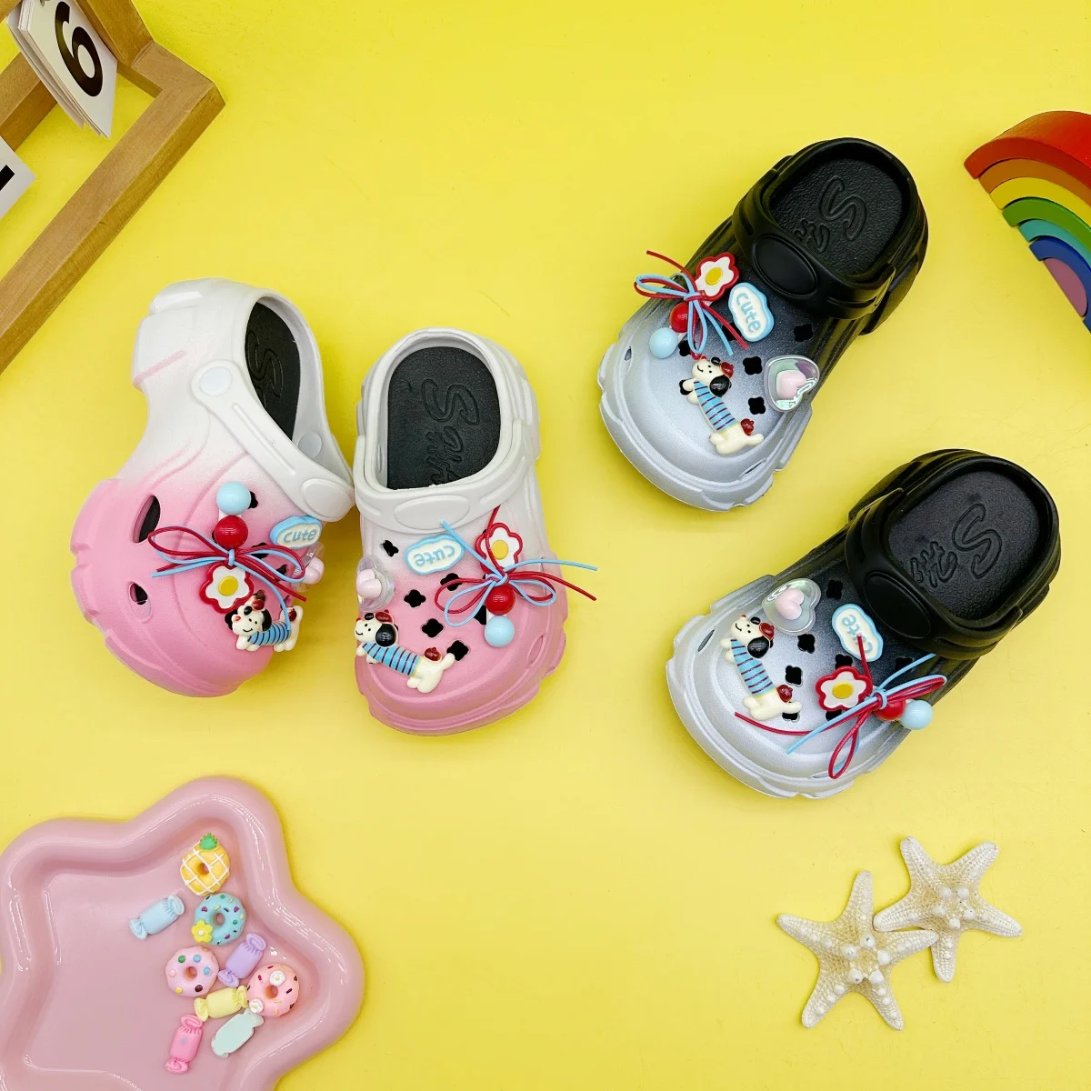 Cute Versatile Heart-Shaped Dachshund Dog Parent-Child Slippers for Boys and Girls, New Cartoon Clogs with Soft Non-Slip Soles and Closed-Toe Design, Model 606