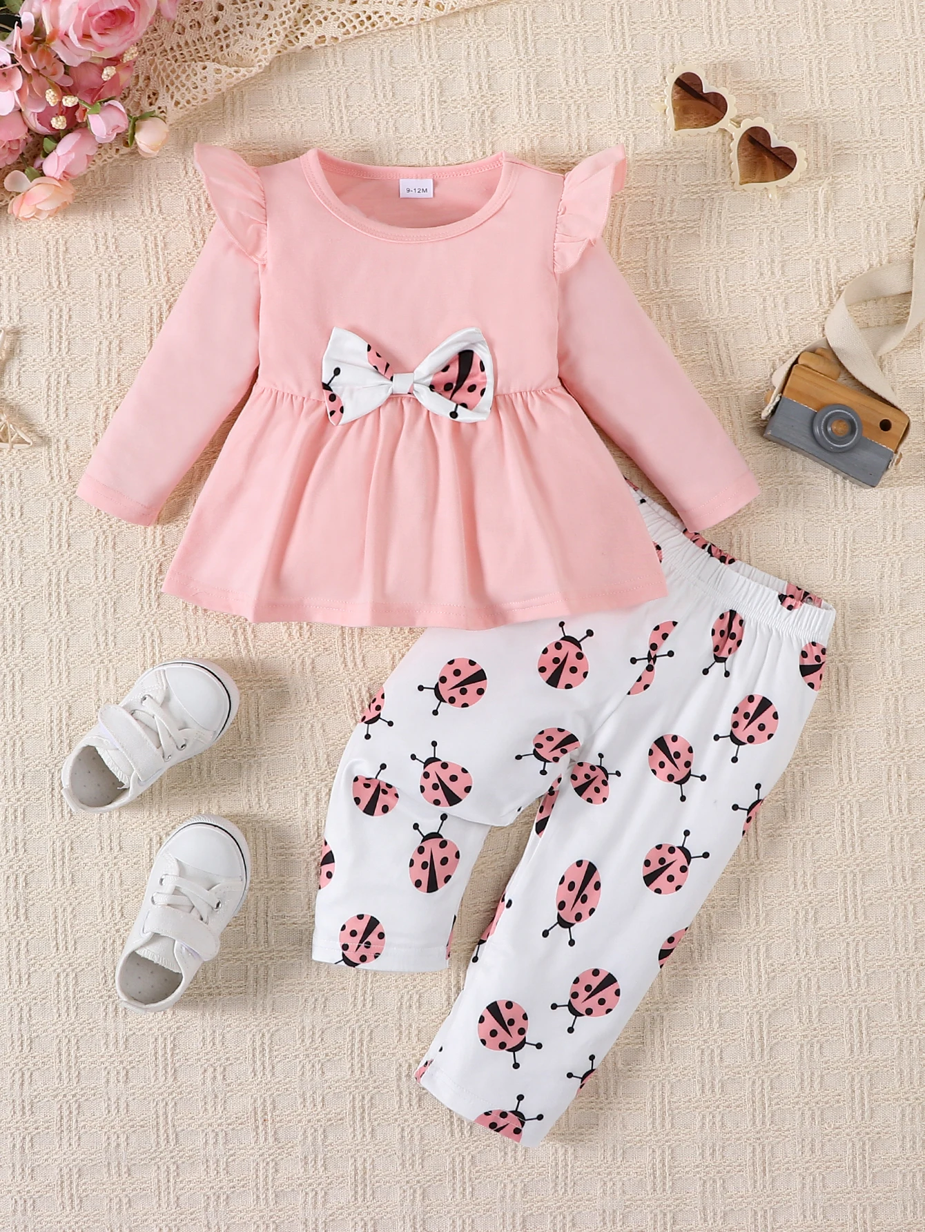 Adorable 2Pcs Spring&Autumn Outfit Set for Baby Girls - Flying Sleeve Long Sleeve Crop Top and Pants Infant Newborn Clothes