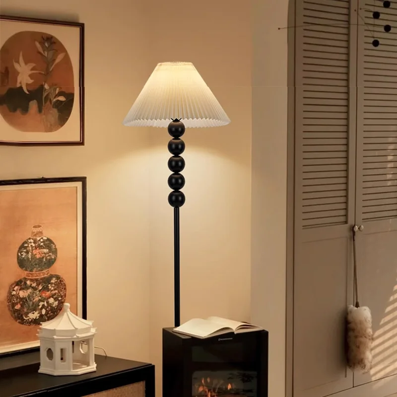 

Retro Pleated Floor Lamp Living Room Bedroom Decoration Atmosphere Lamp Creative Simple Flower Floor Lights Sofa Bedside Lamp