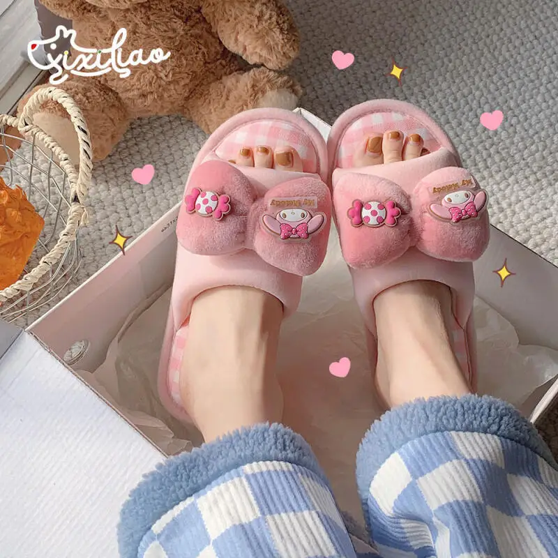 As lindas chinelos de linho Sanrioed Kuromi My Melody Cinnamoroll Hello Kitty são confortáveis para uso doméstico e adequadas para todas as estações
